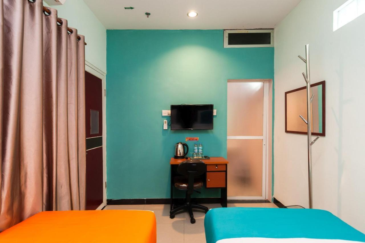 Sans Hotel Finest Medan Exterior photo