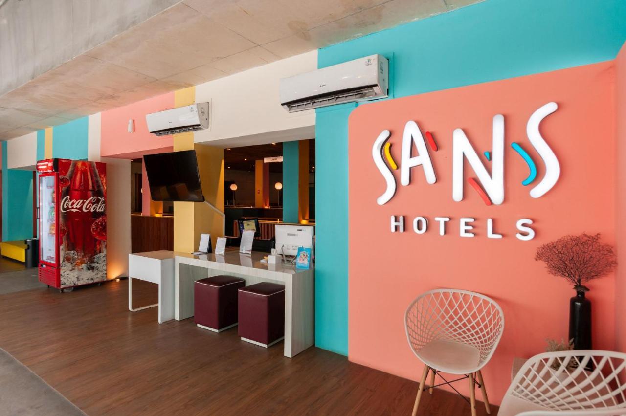 Sans Hotel Finest Medan Exterior photo