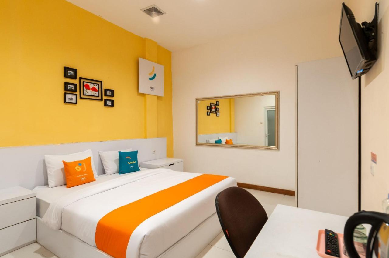 Sans Hotel Finest Medan Exterior photo